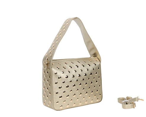BOLSO MANO CON BANDOLERA TACHUELAS. REF: SS4156