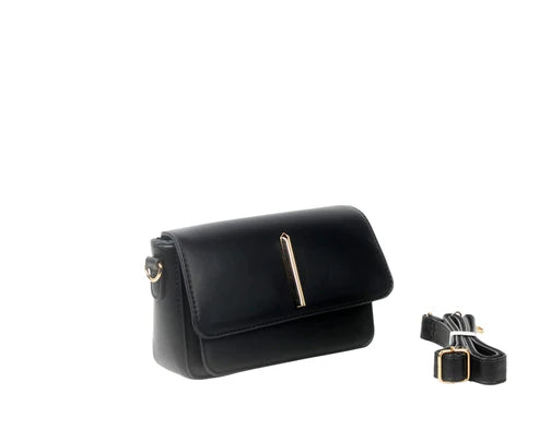 BOLSO BANDOLERA CON SOLAPA. REF: SY815