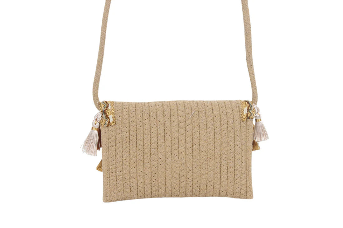 BOLSO BANDOLERA CON SOLAPA. REF: JJ034